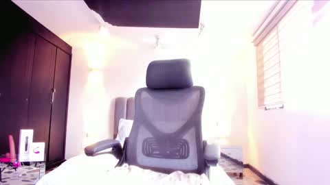 Snapshot of anaruiz1_ chatting on January 26, 2025, 3:47 pm ana online show from January 26, 2025, 3:47 pm