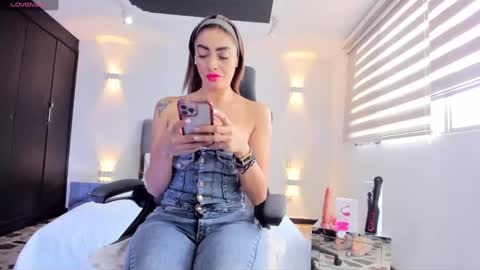 Snapshot of anaruiz1_ chatting on February 1, 2025, 3:18 pm ana online show from February 1, 2025, 3:18 pm