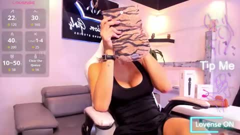 Snapshot of anaruiz1_ chatting on October 15, 2025, 1:11 pm ana online show from October 15, 2025, 1:11 pm