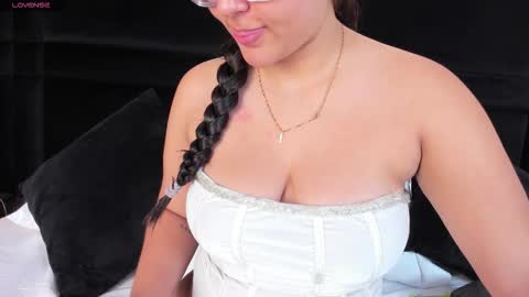 Anasha online show from October 31, 2025, 11:33 am