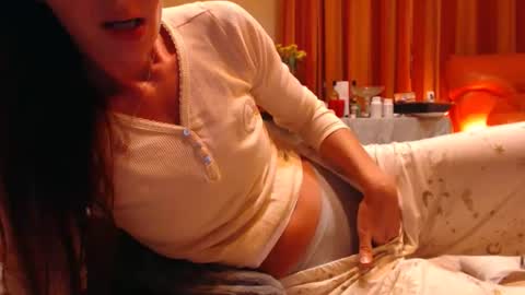 Andra online show from September 25, 2025, 9:18 pm