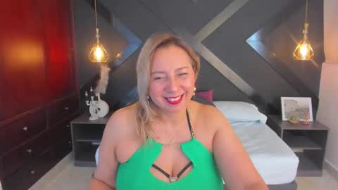 Snapshot of andre_soto_ chatting on October 4, 2025, 2:53 am A N D R E online show from October 4, 2025, 2:53 am