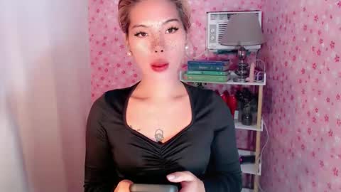 andrea06121998 online show from November 23, 2025, 10:37 am