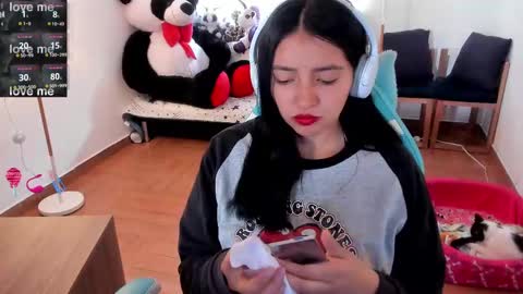 Snapshot of andrea_bonnie chatting on February 23, 2025, 6:34 pm andrea_bonnie online show from February 23, 2025, 6:34 pm