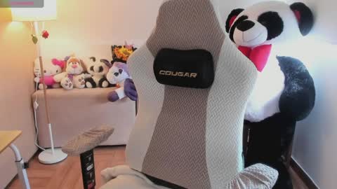 Snapshot of andrea_bonnie chatting on April 2, 2026, 12:58 pm andrea_bonnie online show from April 2, 2026, 12:58 pm