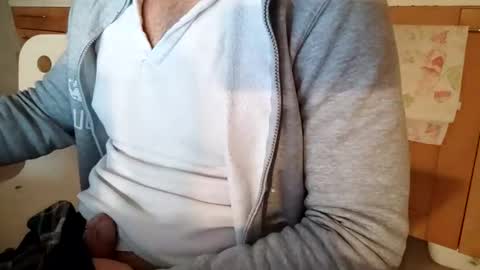 andrea_feetlover online show from November 10, 2025, 6:12 am