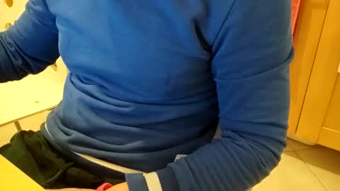 andrea_feetlover online show from November 27, 2025, 8:11 pm