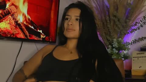 Snapshot of andrea_gomes_ chatting on February 5, 2025, 6:35 am andrea online show from February 5, 2025, 6:35 am