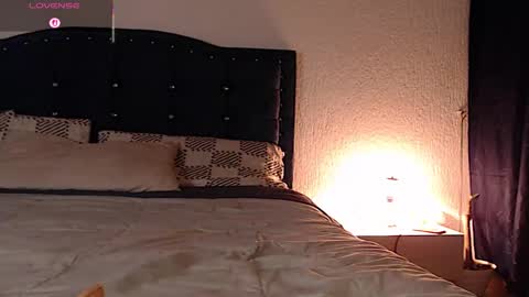 Snapshot of andrea_gomes_ chatting on October 16, 2025, 6:03 am andrea online show from October 16, 2025, 6:03 am