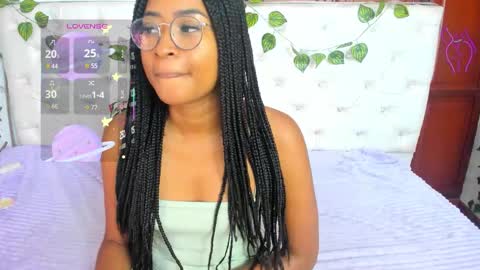 Naomi Andrea Daviss online show from October 3, 2025, 12:13 pm