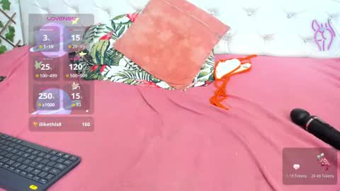 Naomi Andrea Daviss online show from November 22, 2025, 2:16 pm