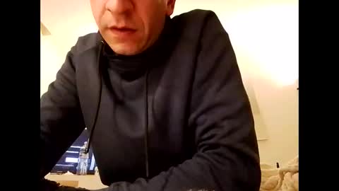 andreai1988 online show from April 17, 2026, 3:09 am