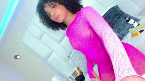 andreayano online show from September 21, 2025, 5:53 am