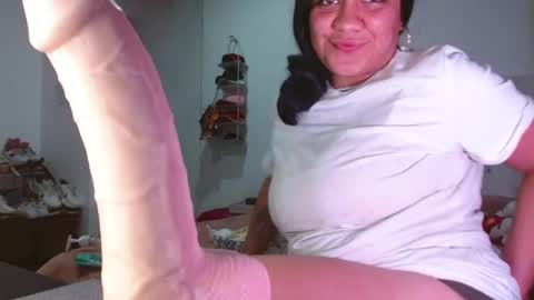 Snapshot of andrebigboobs chatting on February 23, 2025, 12:51 am Andre online show from February 23, 2025, 12:51 am