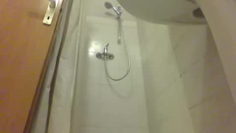 Snapshot of andrecool979 chatting on February 10, 2026, 5:17 pm Andre online show from February 10, 2026, 5:17 pm