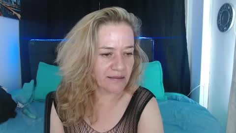 andreea_xx online show from February 13, 2026, 2:13 pm