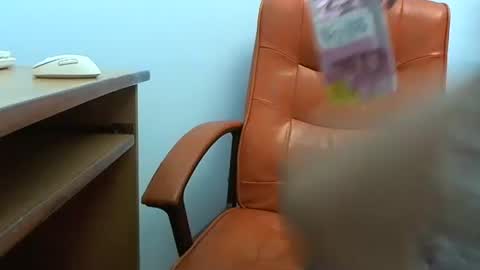 andreeacorina713 online show from May 10, 2026, 5:07 pm