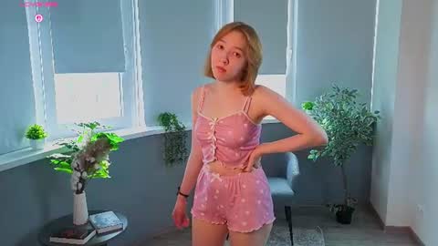 Lina online show from June 12, 2026, 1:04 am