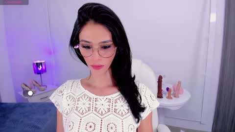 andremariin online show from December 19, 2024, 5:51 am