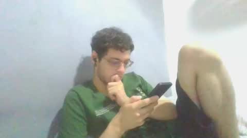 andres129494 online show from November 11, 2025, 2:44 am