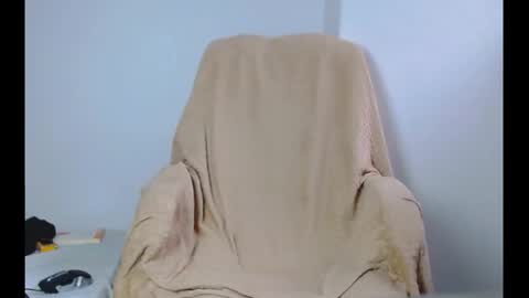 andres_arevalo online show from June 8, 2026, 8:09 pm