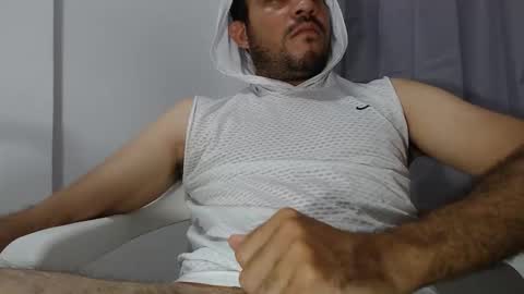 Snapshot of andres_blanco_ chatting on October 28, 2025, 7:01 am i am Andres online show from October 28, 2025, 7:01 am