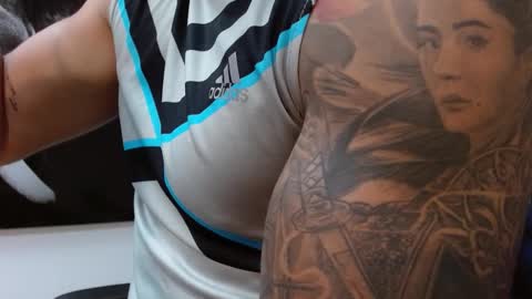 insta andres clark  online show from February 26, 2025, 6:54 pm