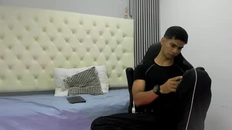 andres_stud online show from March 4, 2026, 4:40 am