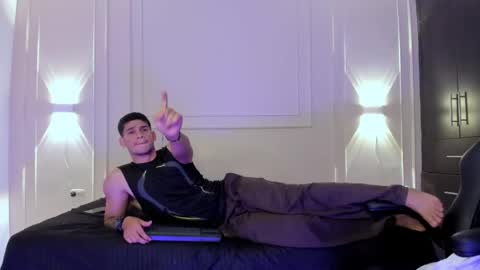 andres_stud online show from June 5, 2026, 4:41 am