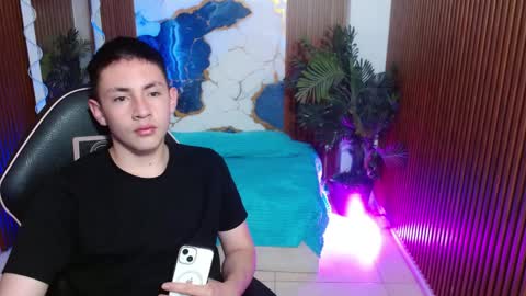 andres_tay online show from April 13, 2026, 3:01 am