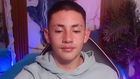 andres_tay online show from April 22, 2026, 2:25 am