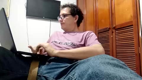 Snapshot of andresfloga chatting on November 14, 2025, 3:27 am andresfloga online show from November 14, 2025, 3:27 am