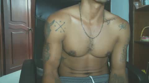 andresfmc1997 online show from September 28, 2025, 3:56 am