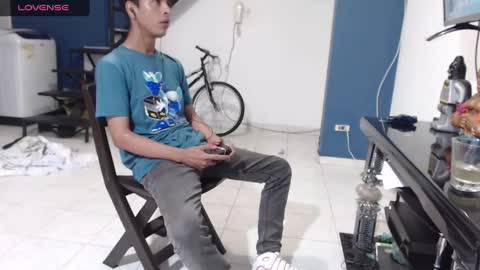 Snapshot of andressdean chatting on December 22, 2024, 12:28 am Andres Dean online show from December 22, 2024, 12:28 am