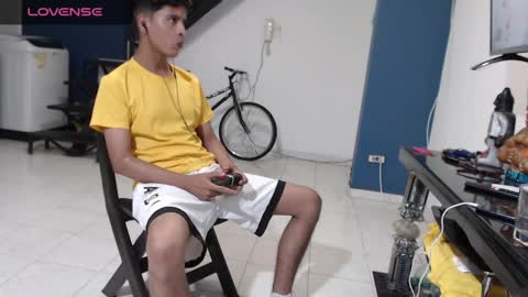 Snapshot of andressdean chatting on January 17, 2025, 12:42 am Andres Dean online show from January 17, 2025, 12:42 am