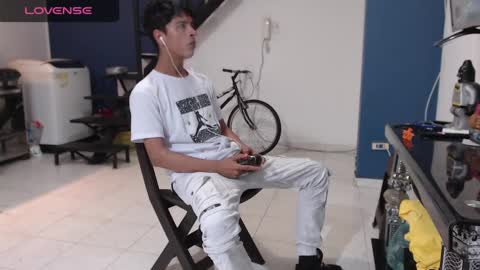 Snapshot of andressdean chatting on February 8, 2025, 8:53 pm Andres Dean online show from February 8, 2025, 8:53 pm