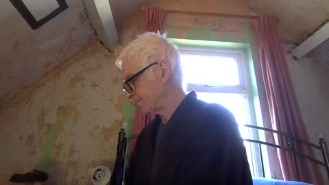 Andrew online show from April 8, 2026, 10:26 am