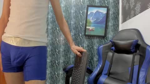 andrew_2811 online show from September 13, 2025, 5:40 am