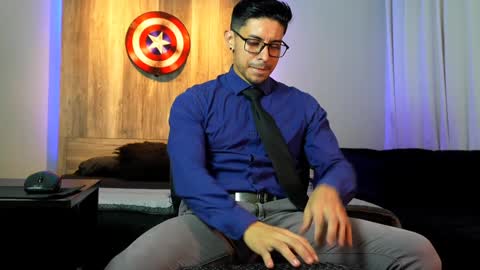 Snapshot of andrew_elliot chatting on December 15, 2024, 7:13 am Andrew online show from December 15, 2024, 7:13 am