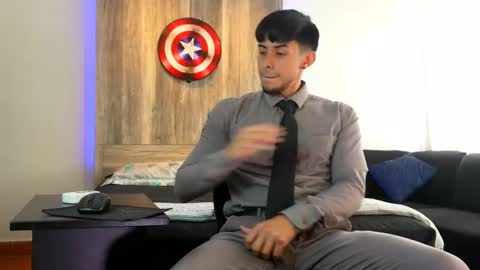 Snapshot of andrew_elliot chatting on February 20, 2025, 6:46 pm Andrew online show from February 20, 2025, 6:46 pm