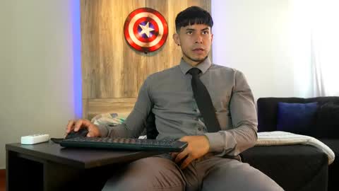 Snapshot of andrew_elliot chatting on March 6, 2025, 3:56 pm Andrew online show from March 6, 2025, 3:56 pm