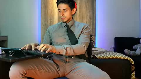 Snapshot of andrew_elliot chatting on September 9, 2025, 5:07 am Andrew online show from September 9, 2025, 5:07 am