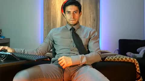 Snapshot of andrew_elliot chatting on September 15, 2025, 4:12 am Andrew online show from September 15, 2025, 4:12 am