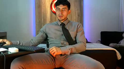 Snapshot of andrew_elliot chatting on October 11, 2025, 2:44 am Andrew online show from October 11, 2025, 2:44 am