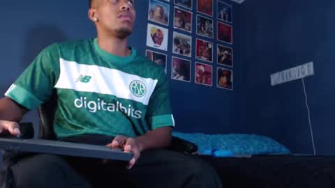 Snapshot of andrew_hoult chatting on January 13, 2025, 10:24 pm Andrew online show from January 13, 2025, 10:24 pm