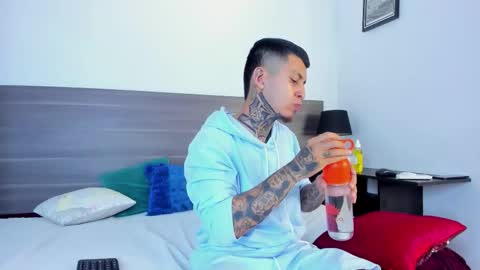 Snapshot of andrew_sanders69 chatting on November 9, 2025, 3:05 am andrew_sanders69 online show from November 9, 2025, 3:05 am