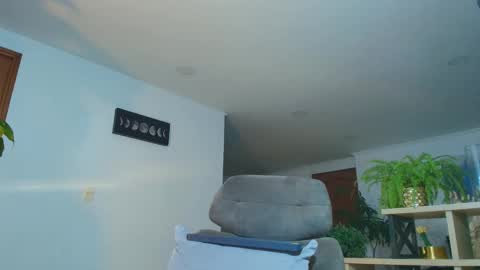 ANDREW WEST online show from December 1, 2025, 11:43 pm