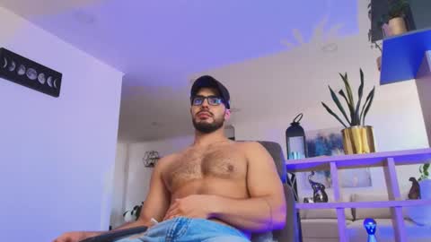 ANDREW WEST online show from December 20, 2025, 1:40 pm