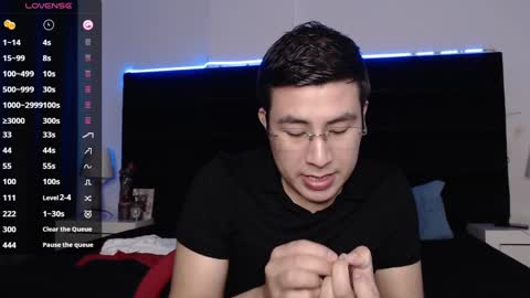 andrewmhilton_ online show from February 9, 2025, 3:32 am