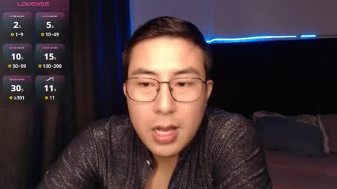 andrewmhilton_ online show from December 16, 2025, 6:51 am